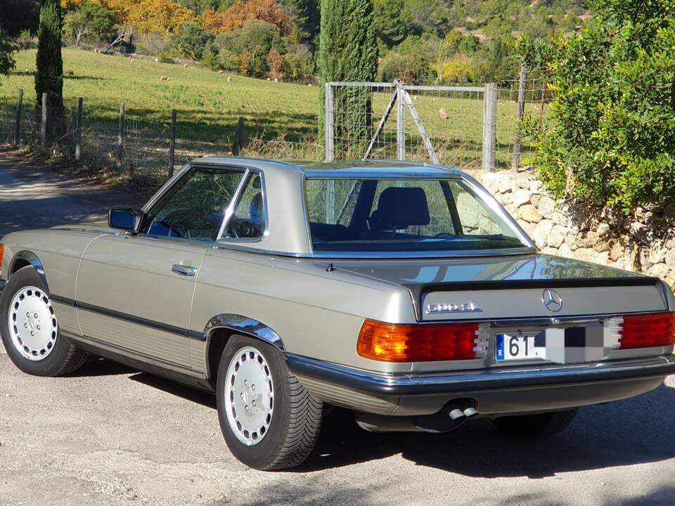 Image 4/15 de Mercedes-Benz 500 SL (1985)