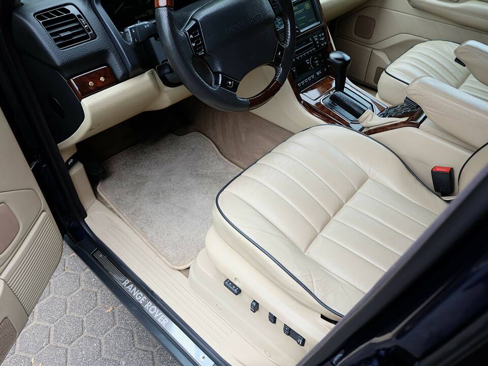 Afbeelding 15/95 van Land Rover Range Rover 4.6 Vogue (2002)