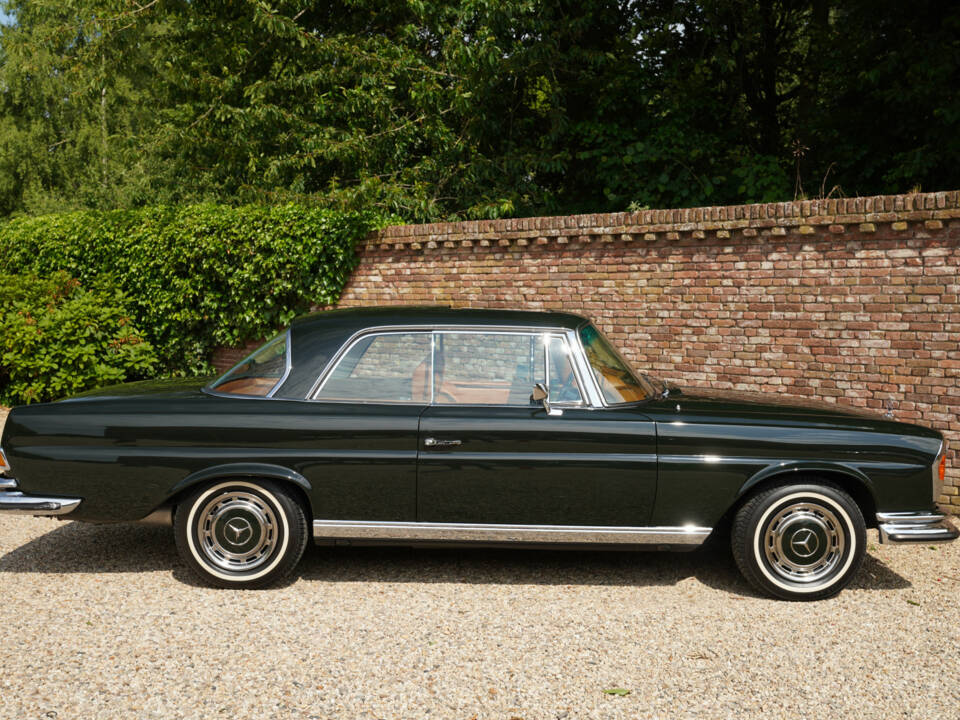 Image 37/50 of Mercedes-Benz 280 SE 3,5 (1971)