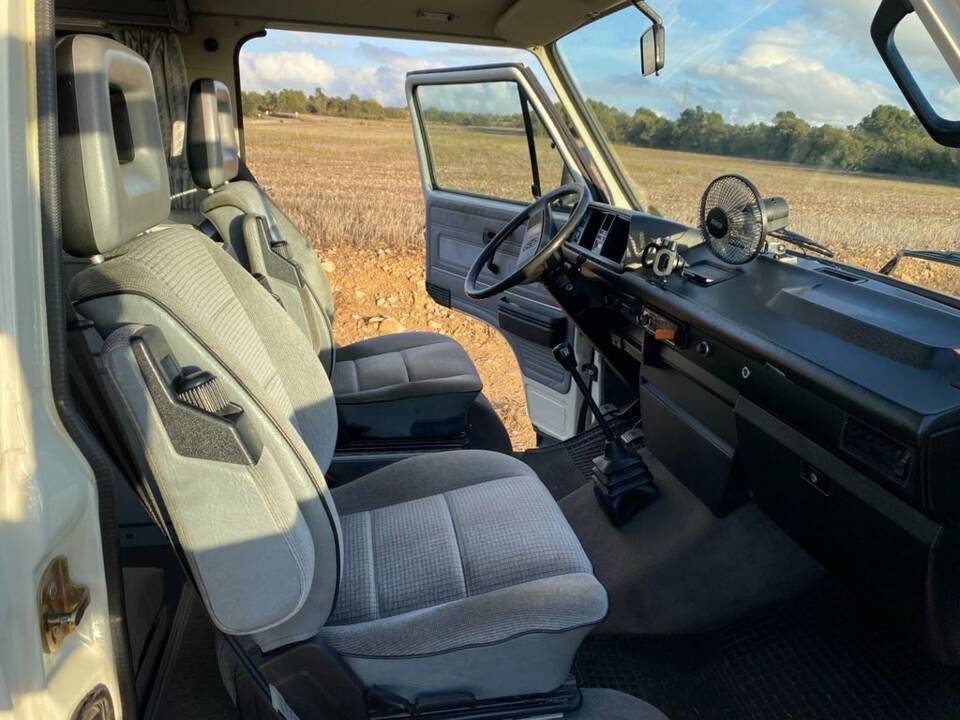 Immagine 8/8 di Volkswagen T3 California 1.6 TD (1990)