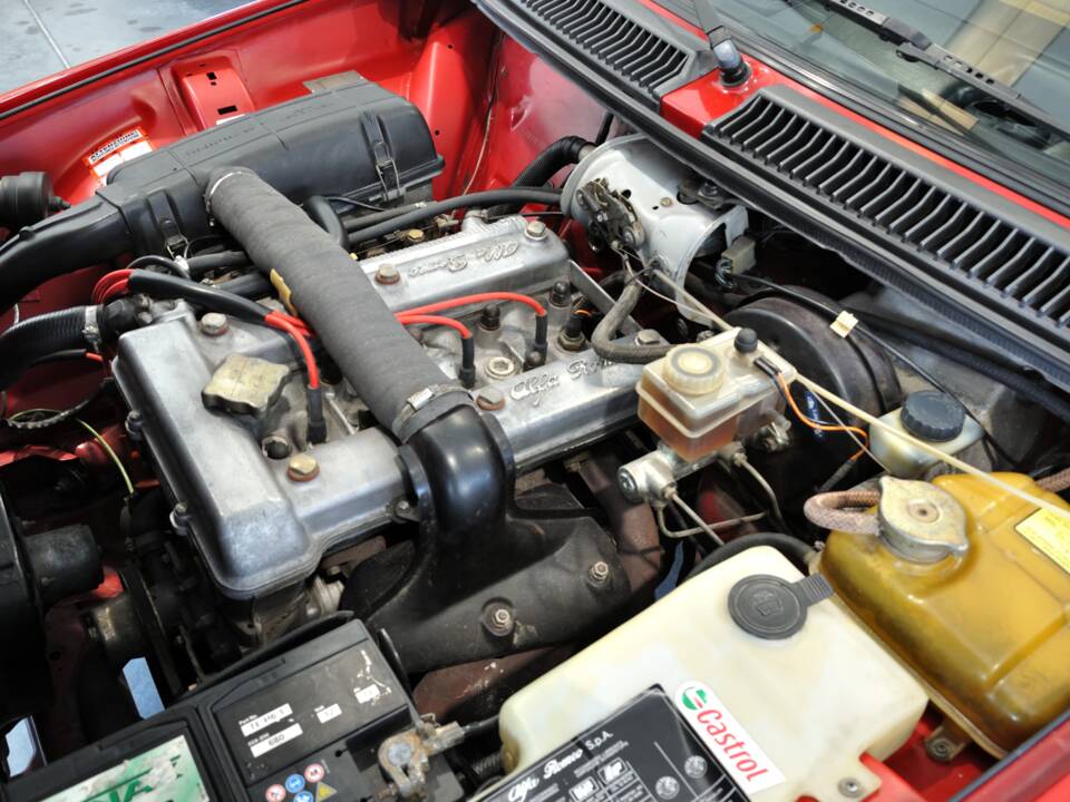 Image 5/28 of Alfa Romeo GTV 2.0 (1984)