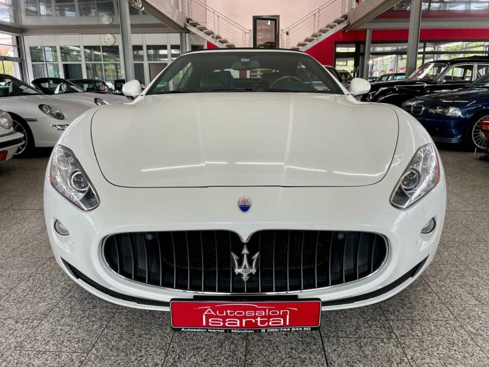 Afbeelding 3/15 van Maserati GranCabrio 4.7 (2010)