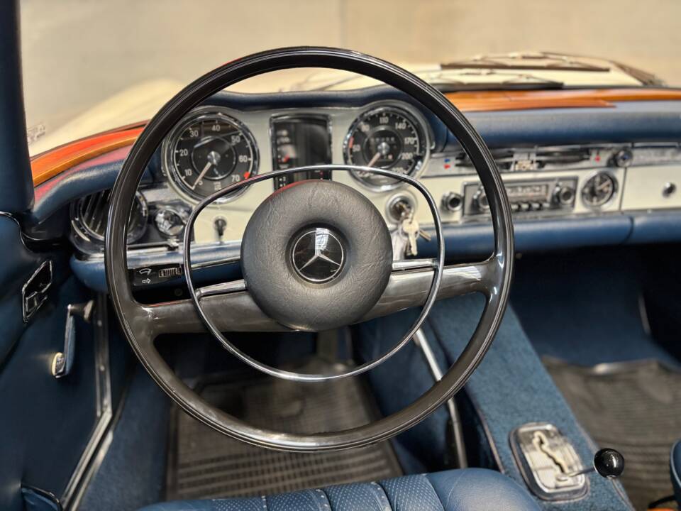 Immagine 11/25 di Mercedes-Benz 280 SL (1968)
