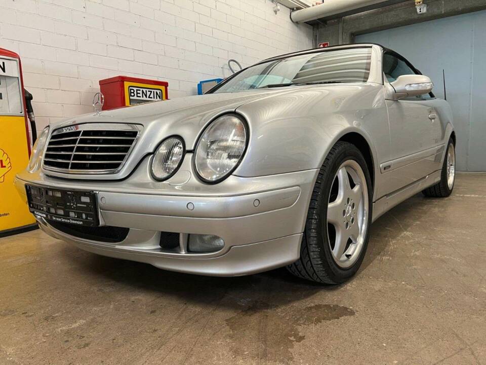 Imagen 2/20 de Mercedes-Benz CLK 230 Kompressor (2001)