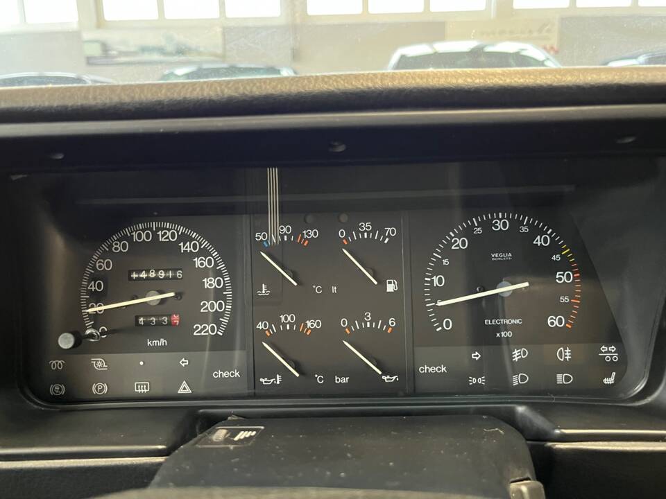 Bild 25/41 von Lancia Thema Station Wagon Turbo DS (1985)