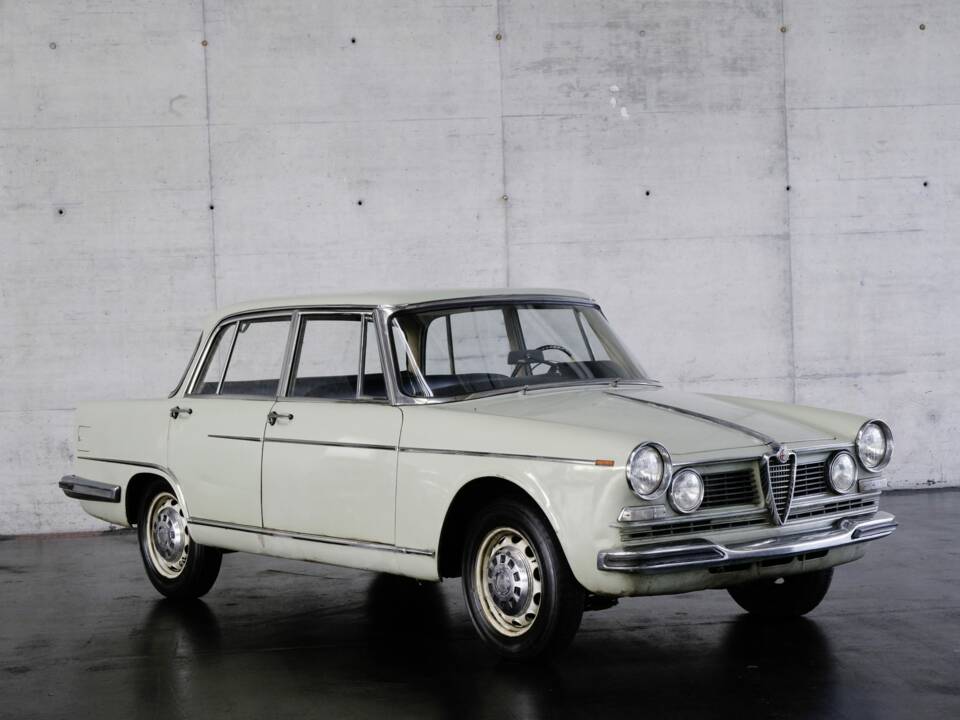 Image 10/48 of Alfa Romeo 2600 Berlina (1962)