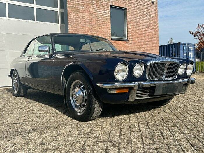 Bild 6/7 von Daimler Sovereign 4.2 (1976)