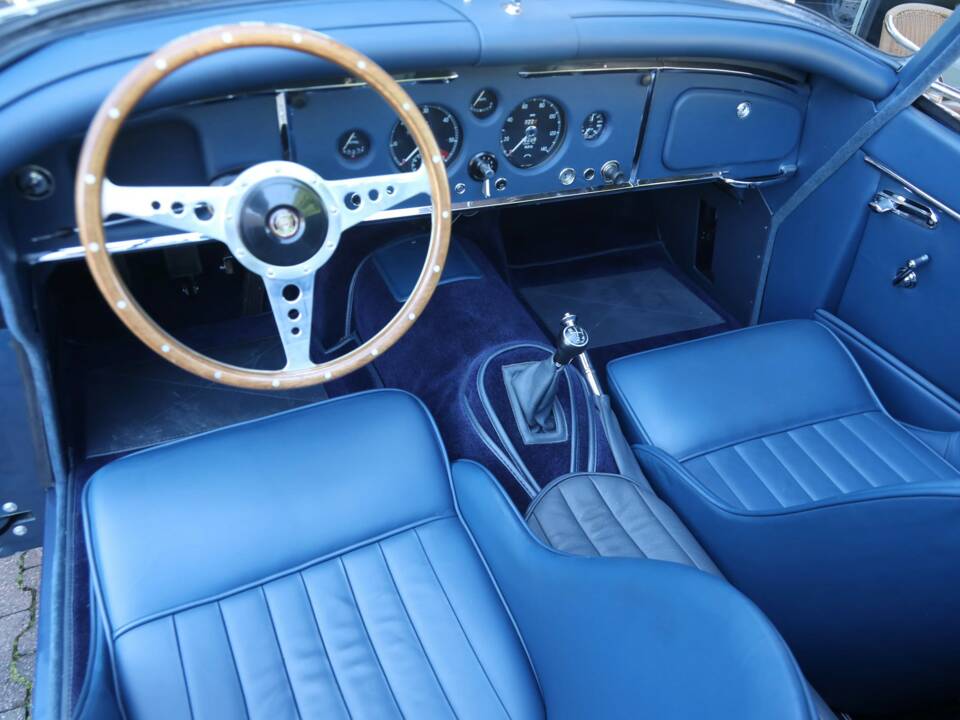 Image 3/50 of Jaguar XK 150 3.4 S OTS (1958)