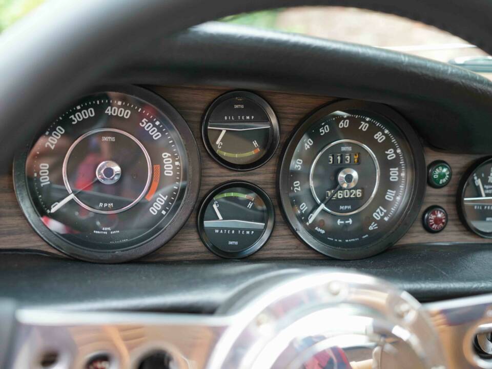 Image 20/50 of Volvo 1800 E (1971)