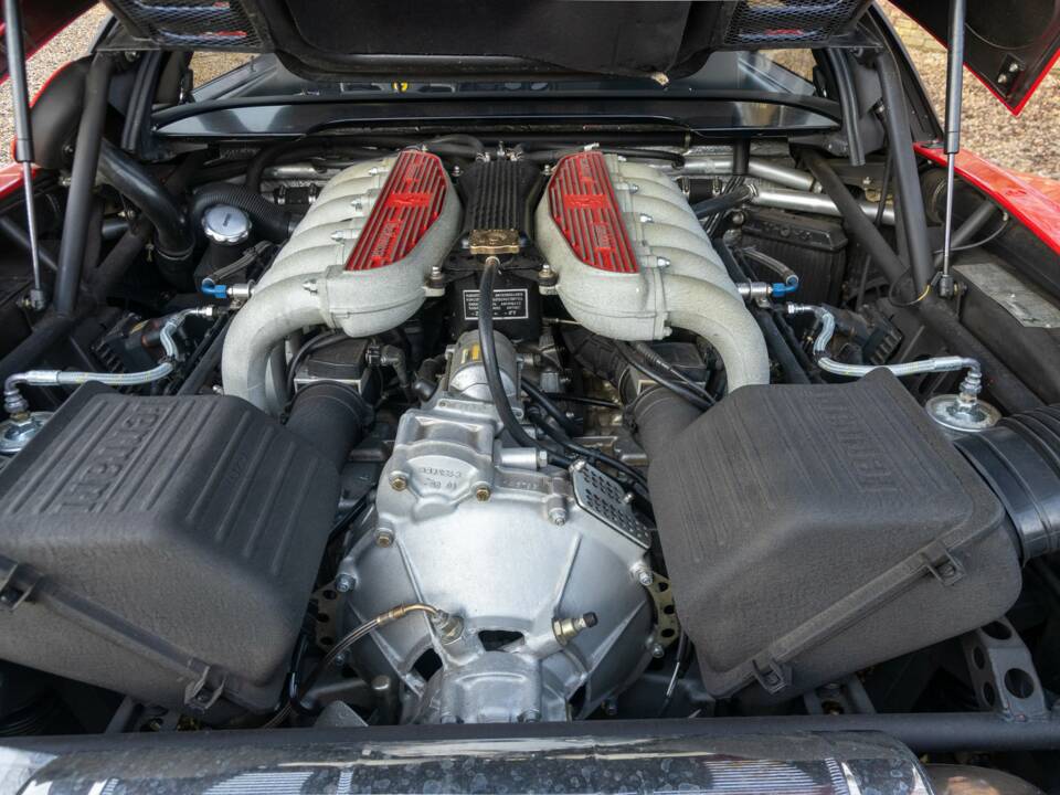 Bild 39/50 von Ferrari 512 TR (1994)