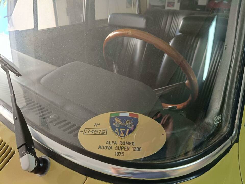 Immagine 47/50 di Alfa Romeo Giulia Nuova Super 1300 (1975)