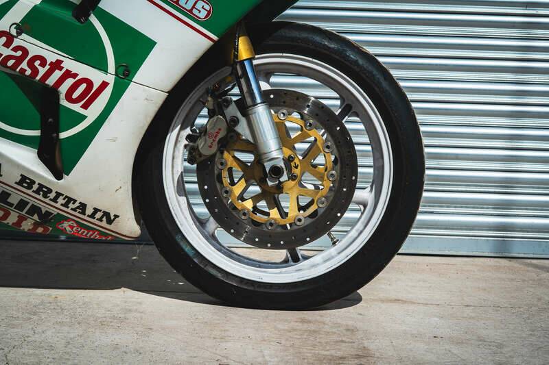 Image 48/50 of Honda VFR 750R RC 30 (1992)