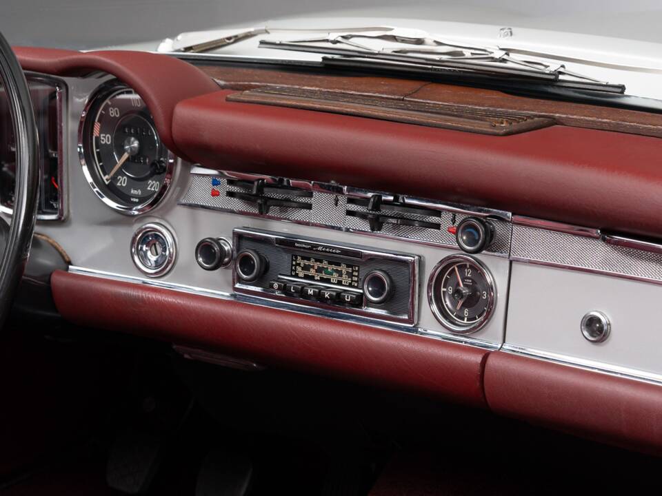 Bild 36/44 von Mercedes-Benz 280 SL (1970)