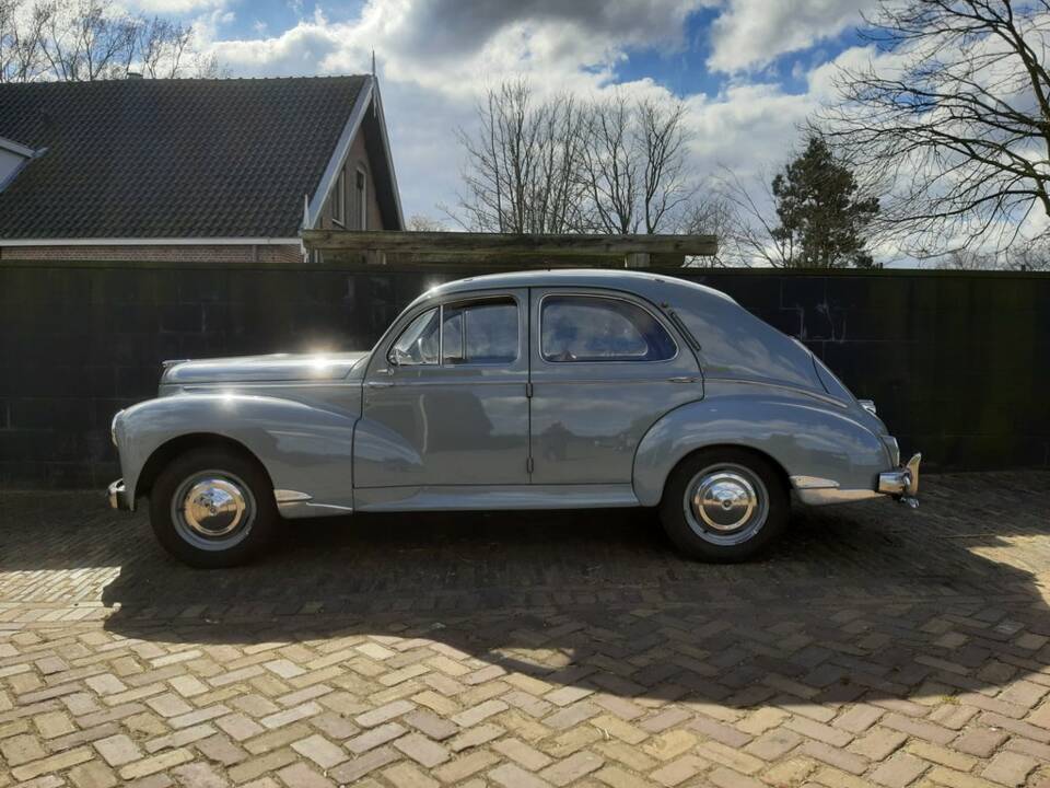 Bild 4/8 von Peugeot 203 C (1955)