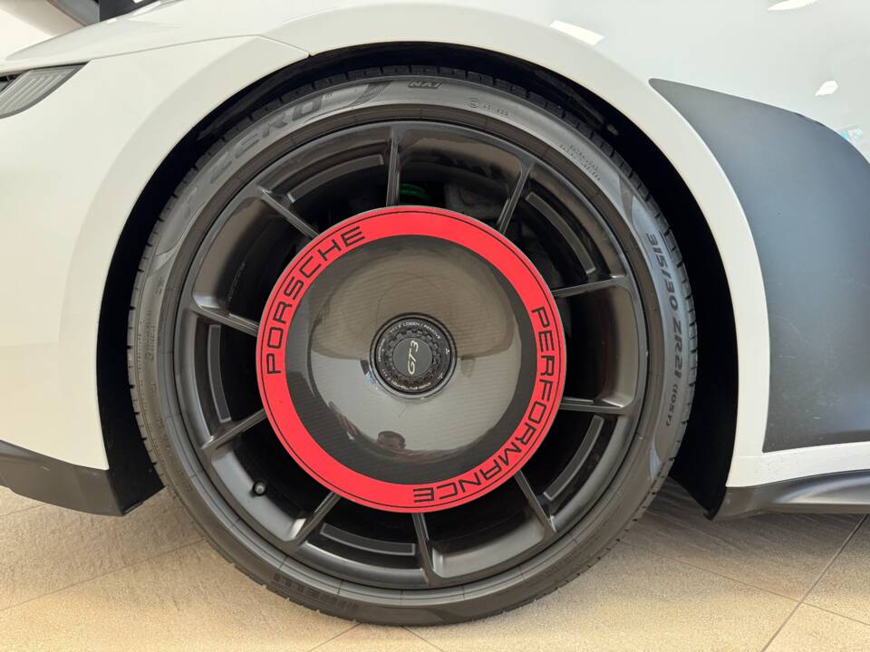 Image 4/6 de Porsche 911 GT3 (2021)