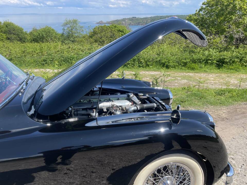 Image 11/12 of Jaguar XK 150 OTS (1958)