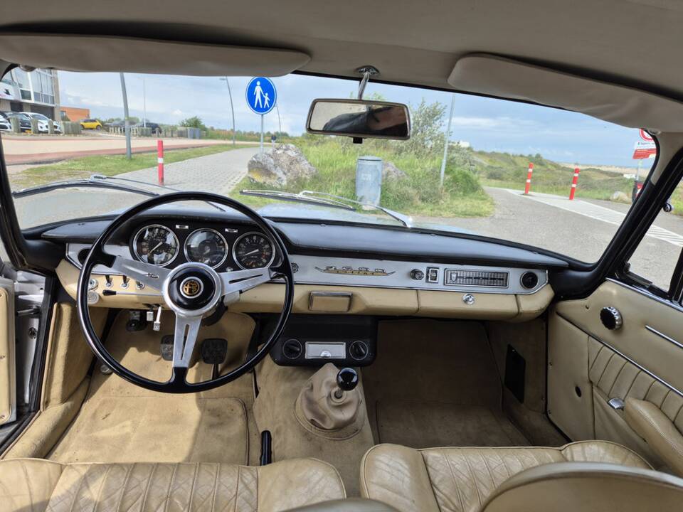 Bild 2/8 von Alfa Romeo 2600 Sprint (1965)