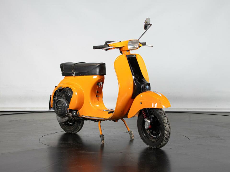 Afbeelding 6/33 van Piaggio Vespa 50 N Special (1974)