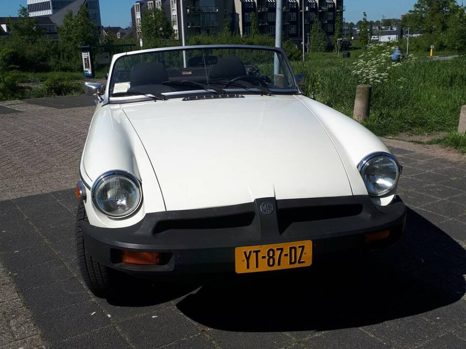 Image 4/8 of MG MGB (1979)