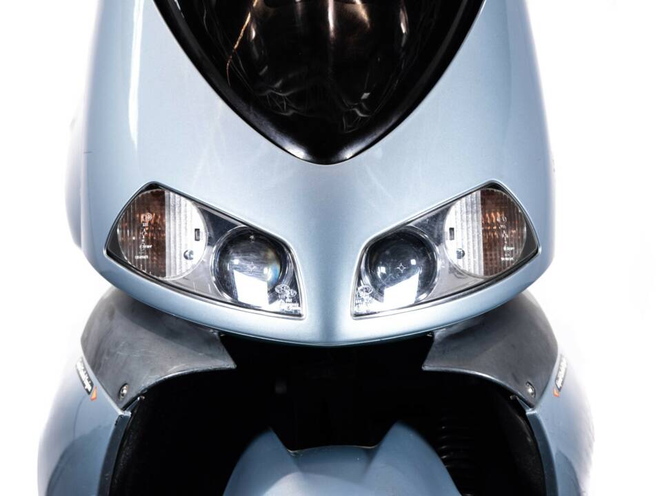 Image 11/30 of Aprilia Area 51 (1998)