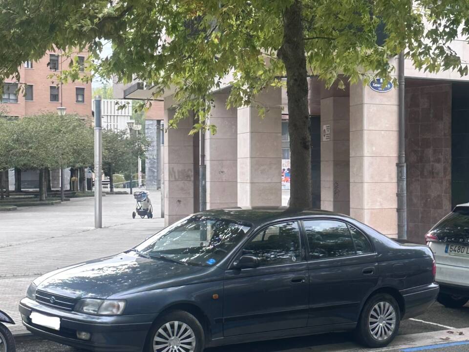 Bild 10/26 von Toyota Carina (1993)