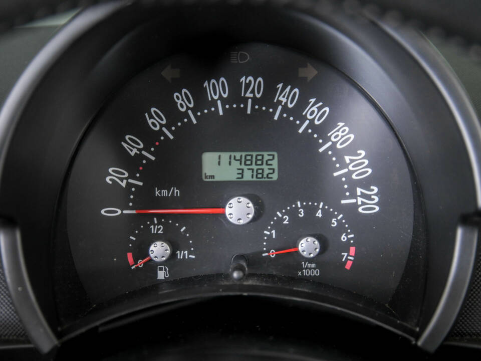 Bild 15/50 von Volkswagen New Beetle 2.0 (2003)