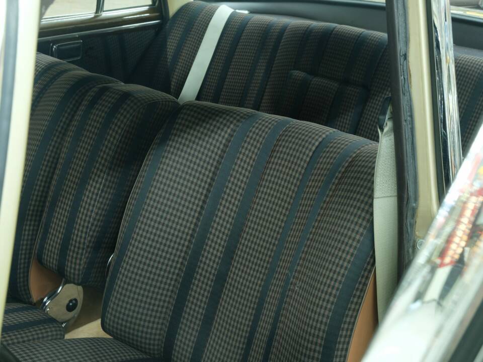 Image 32/50 of Mercedes-Benz 300 SE (1964)