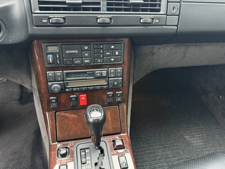 Bild 20/37 von Mercedes-Benz SL 500 (1996)