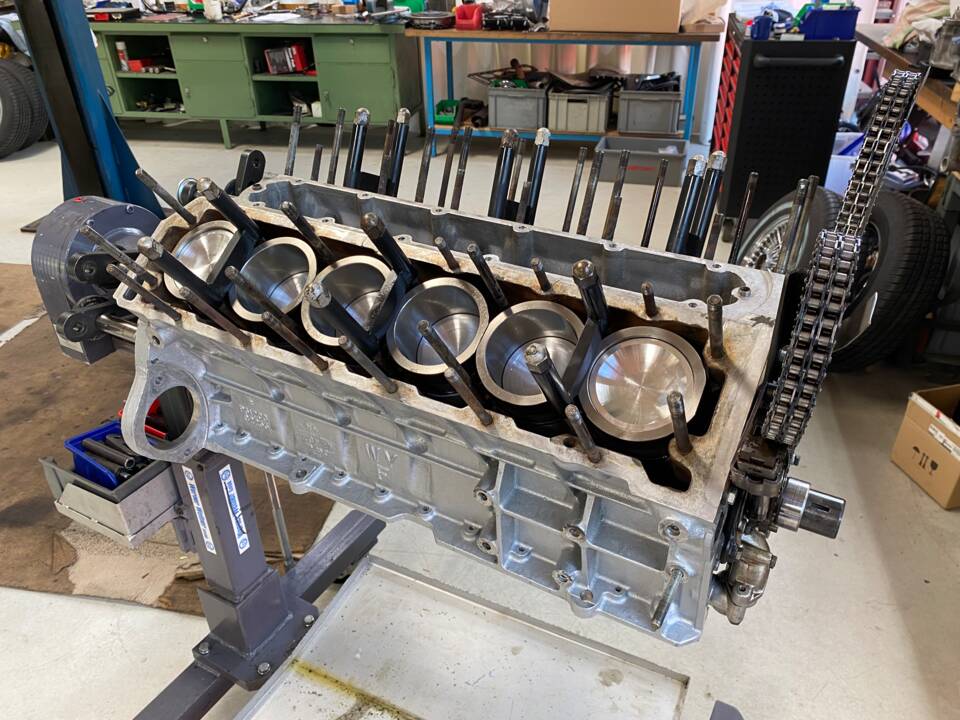 Image 33/74 de Jaguar Type E V12 (1973)