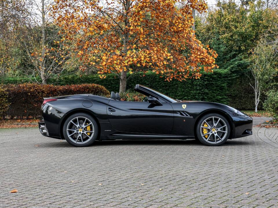 Immagine 11/36 di Ferrari California (2012)