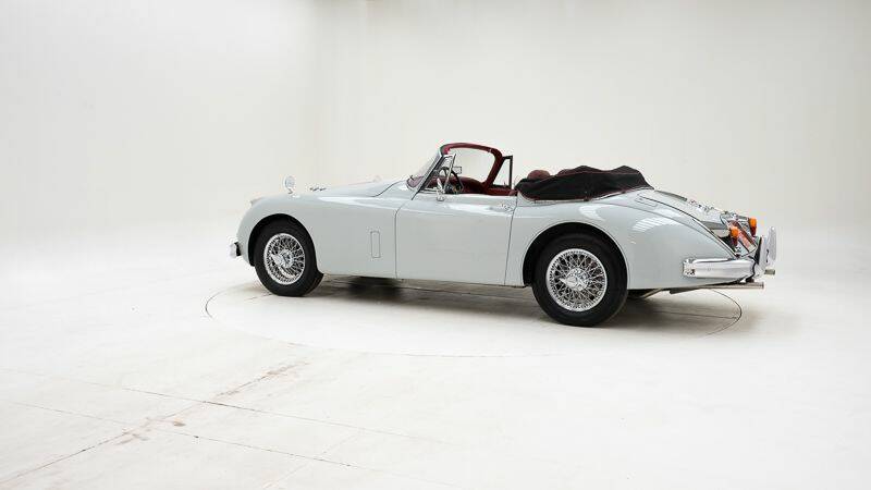 Image 4/15 of Jaguar XK 150 3.8 SE DHC (1961)