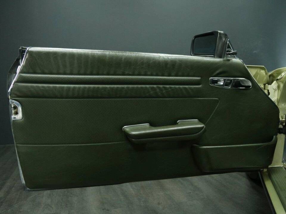 Imagen 9/50 de Mercedes-Benz 380 SL (1984)