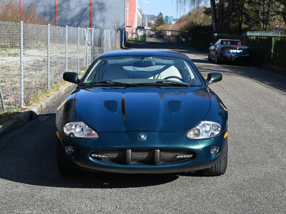 Image 13/23 of Jaguar XK8 4.0 (1998)