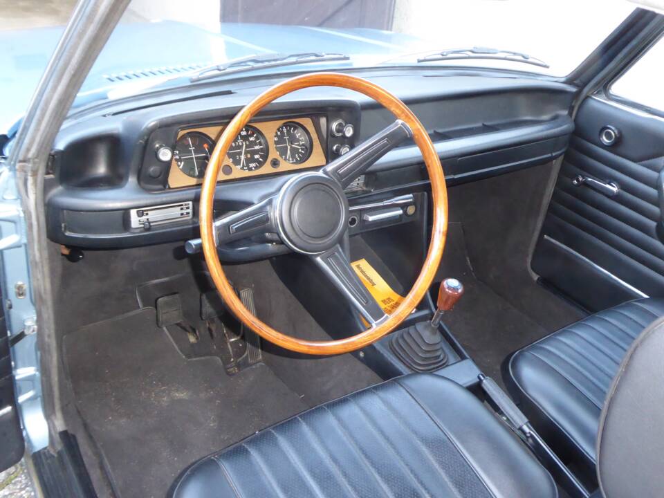 Image 6/9 of BMW 2002 (1974)