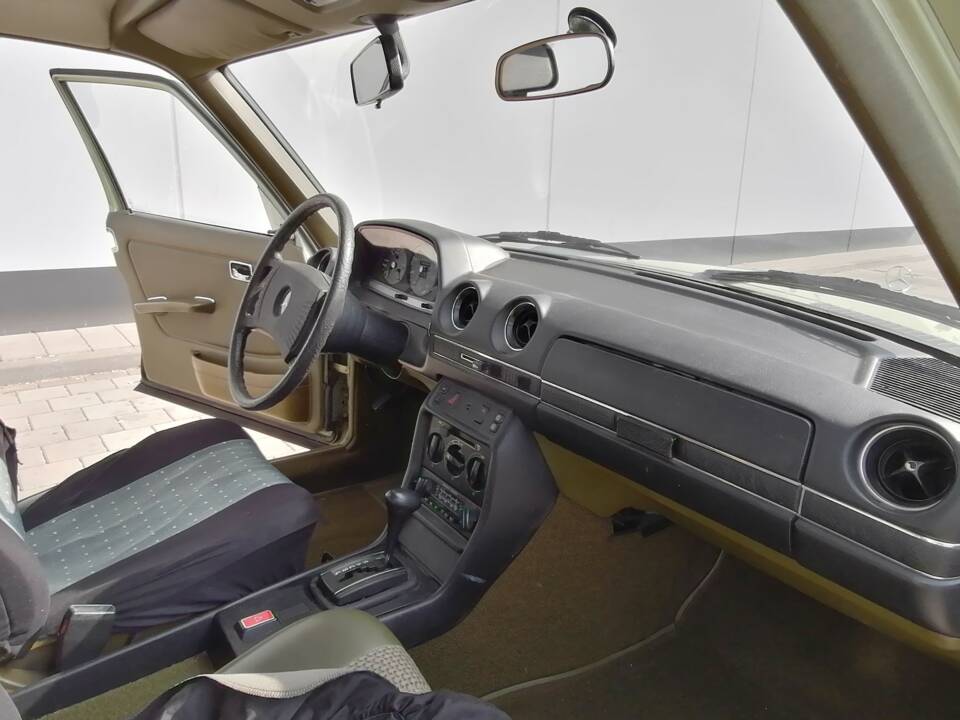 Immagine 39/55 di Mercedes-Benz 300 TD (1979)