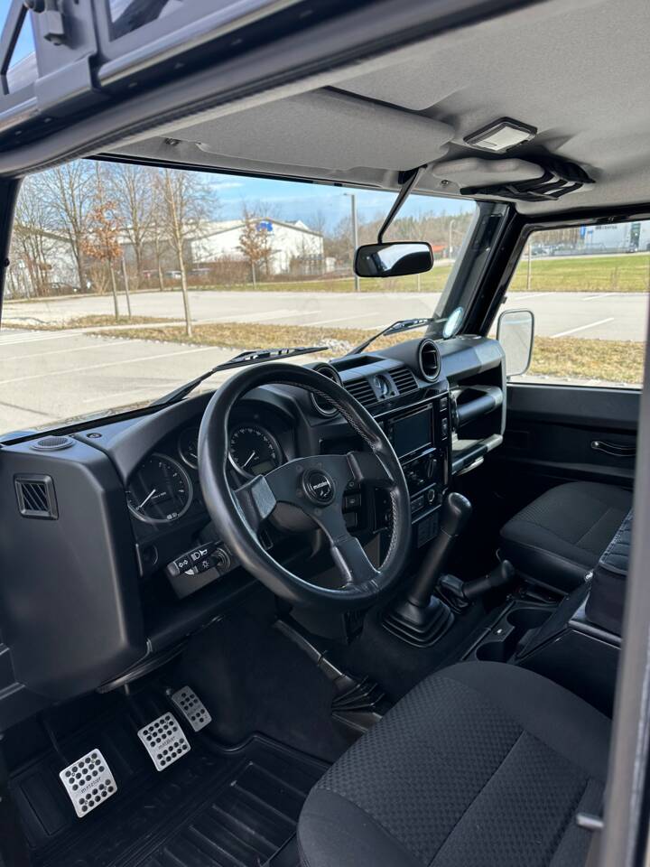 Bild 19/21 von Land Rover Defender 110 (2013)