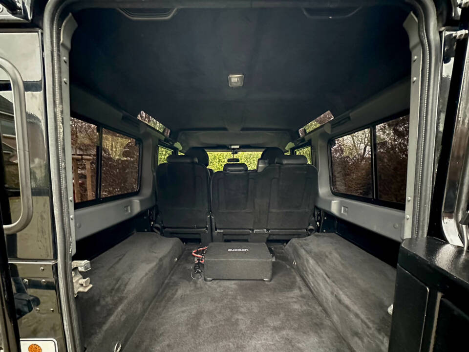 Image 18/21 of Land Rover Defender 110 (2015)