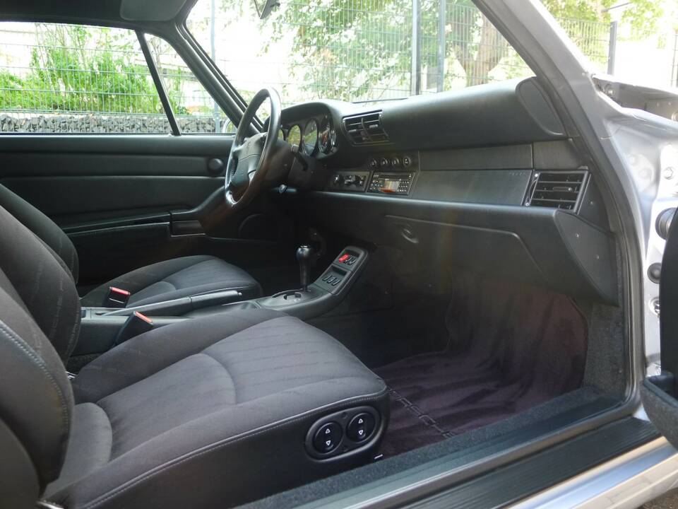 Bild 9/15 von Porsche 911 Carrera (1995)