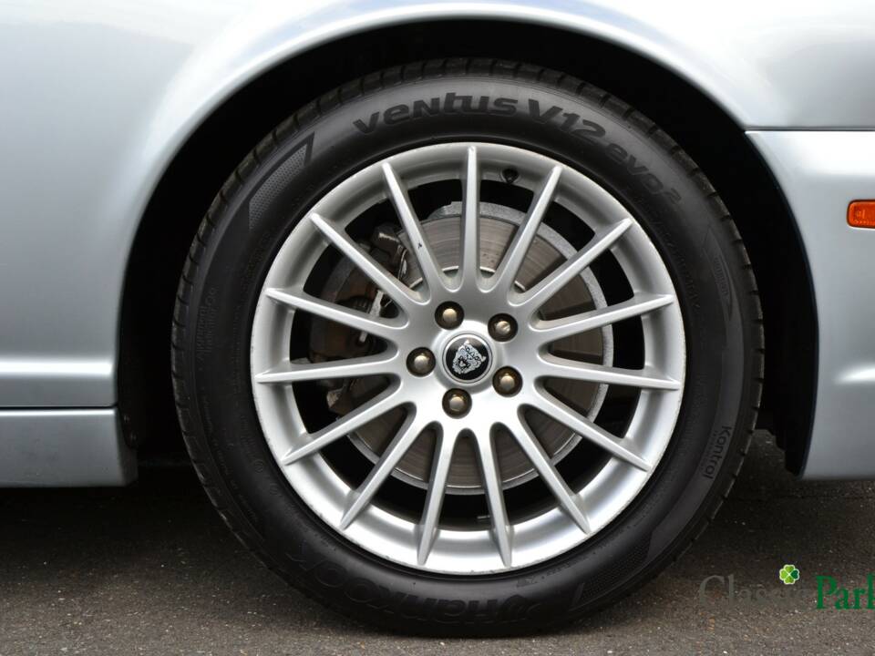 Immagine 14/46 di Jaguar XJ 8 3.5 (2007)