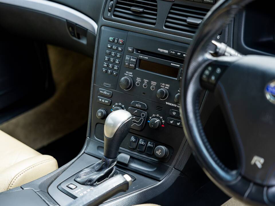 Image 32/50 de Volvo V70 R AWD (2003)
