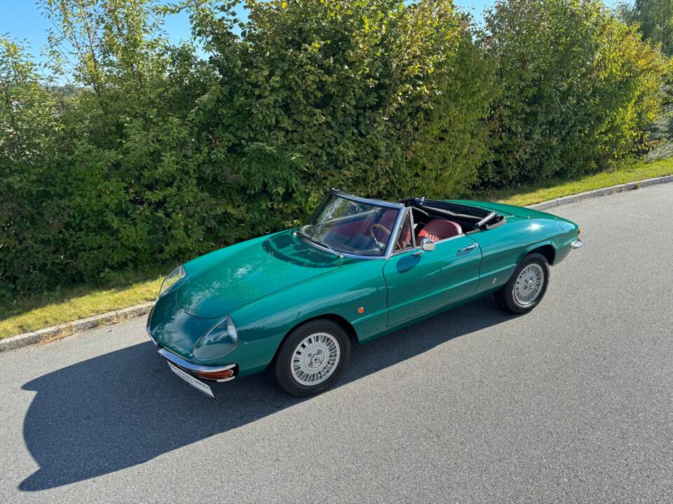 Immagine 4/33 di Alfa Romeo 1600 Duetto (1968)