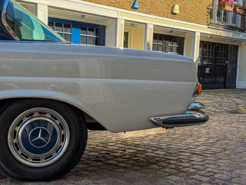 Image 44/50 of Mercedes-Benz 280 SE 3,5 (1971)