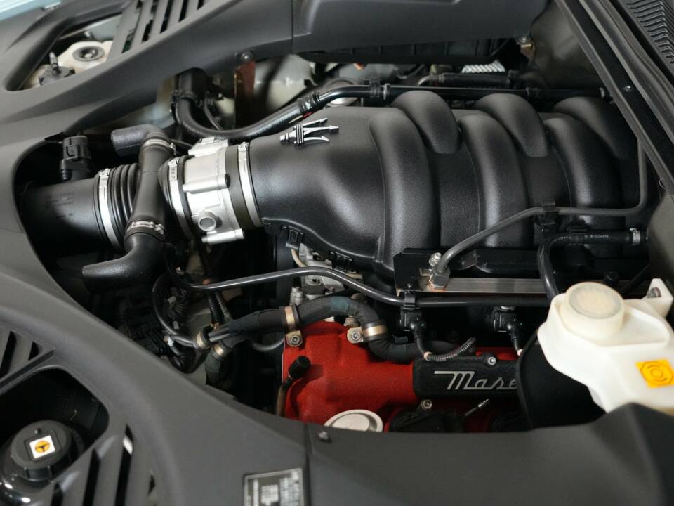 Bild 36/38 von Maserati Quattroporte 4.2 (2005)