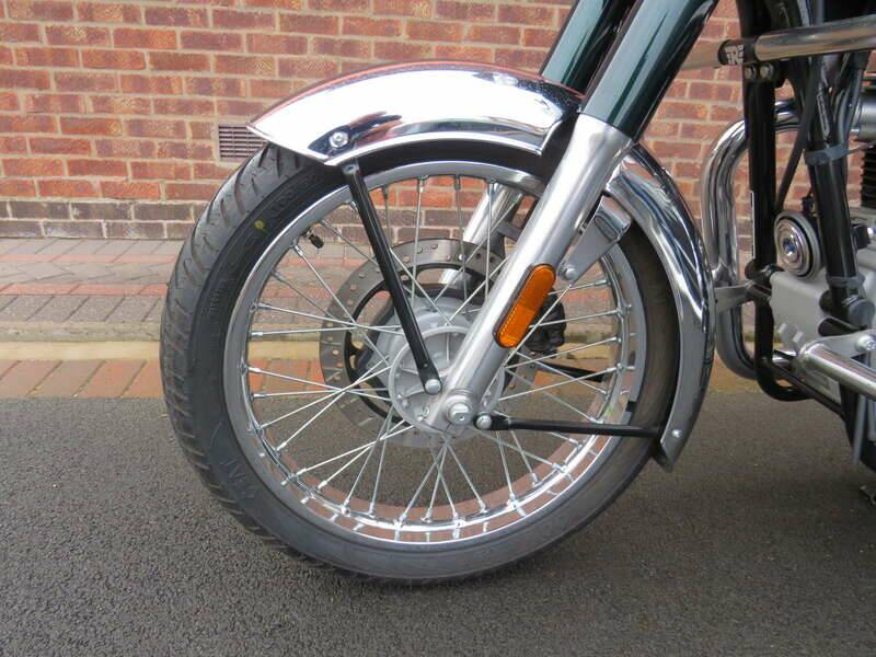 Image 33/41 of Royal Enfield Classic 350 (2025)