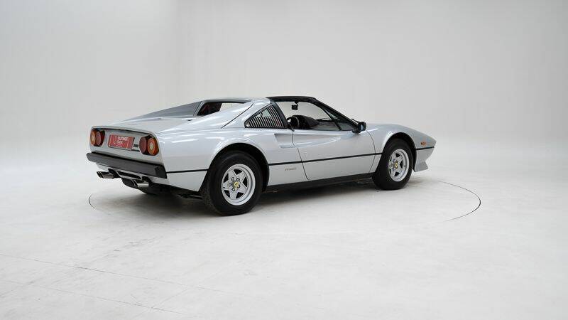 Image 2/15 of Ferrari 308 GTS Quattrovalvole (1983)