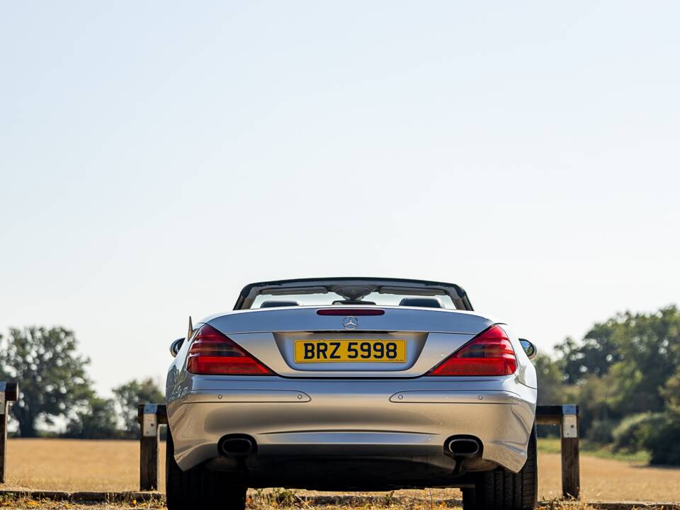 Image 10/50 de Mercedes-Benz SL 500 (2003)
