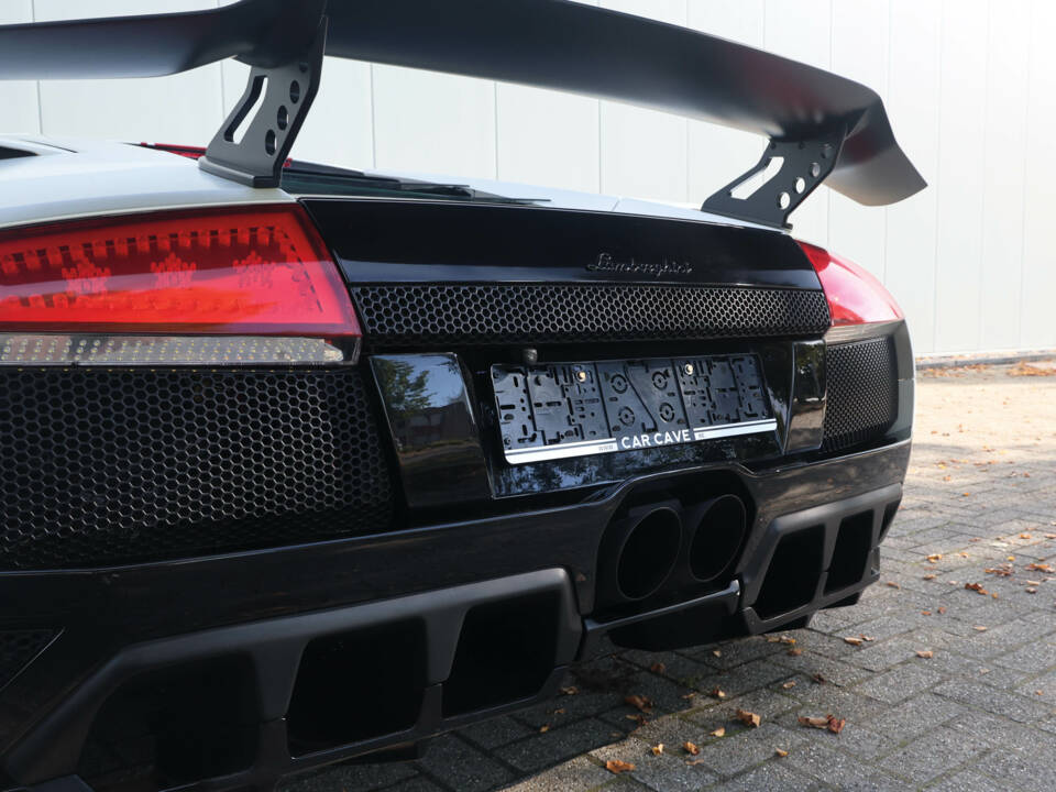 Afbeelding 65/82 van Lamborghini Murciélago (2002)