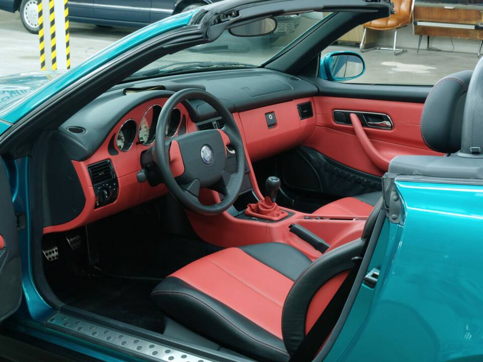 Immagine 47/50 di Mercedes-Benz SLK 230 Kompressor (1998)