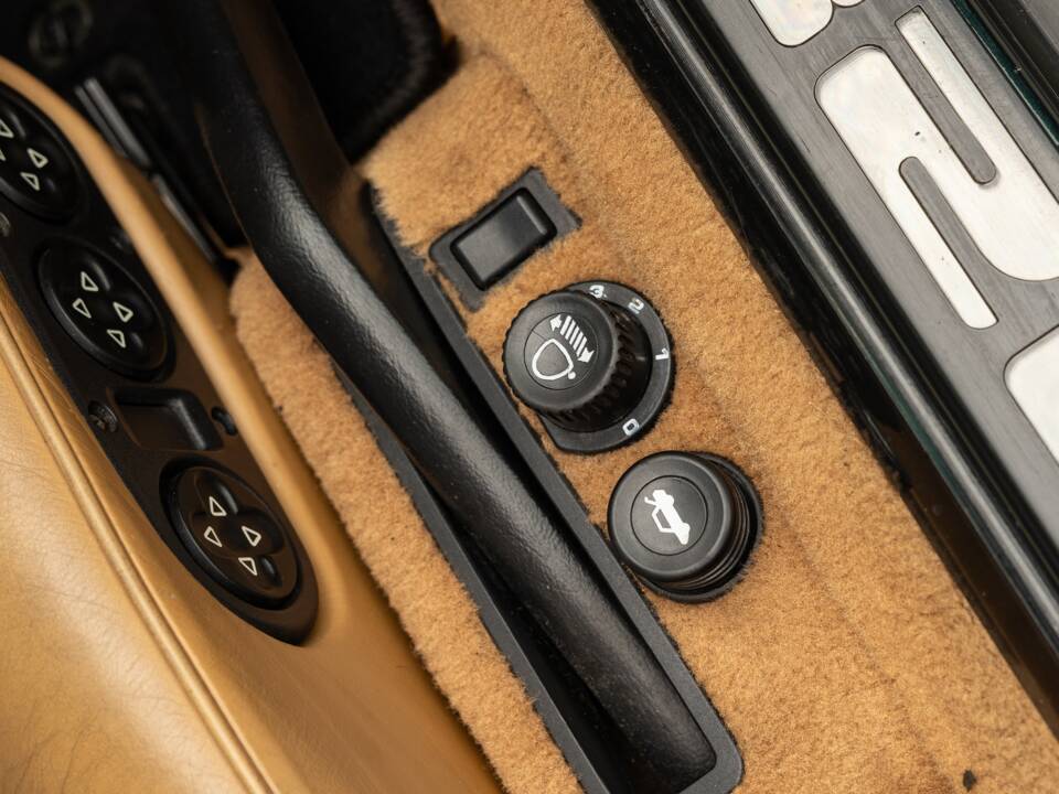 Bild 38/69 von Porsche 928 S4 (1989)