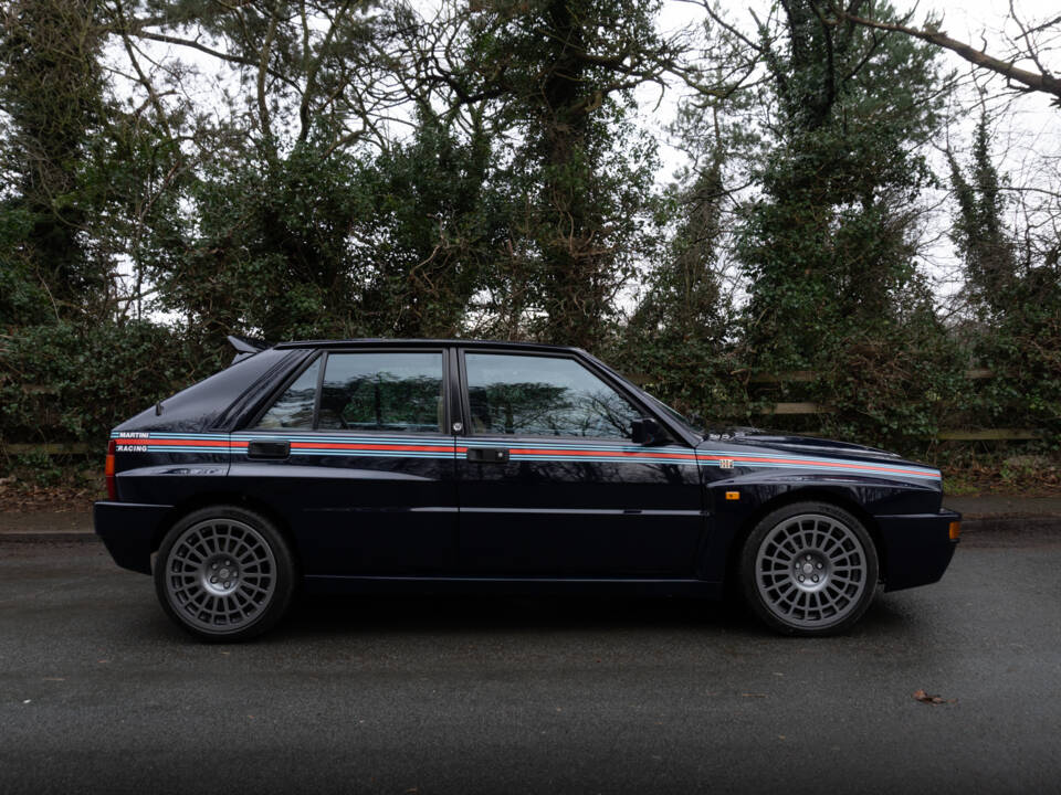 Image 7/17 of Lancia Delta HF Integrale Evoluzione II (1994)